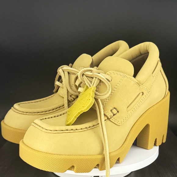 BURBERRY
Nubuck Leather 65mm Loafers
Women’s Size EU 37 - Picture 8 of 12